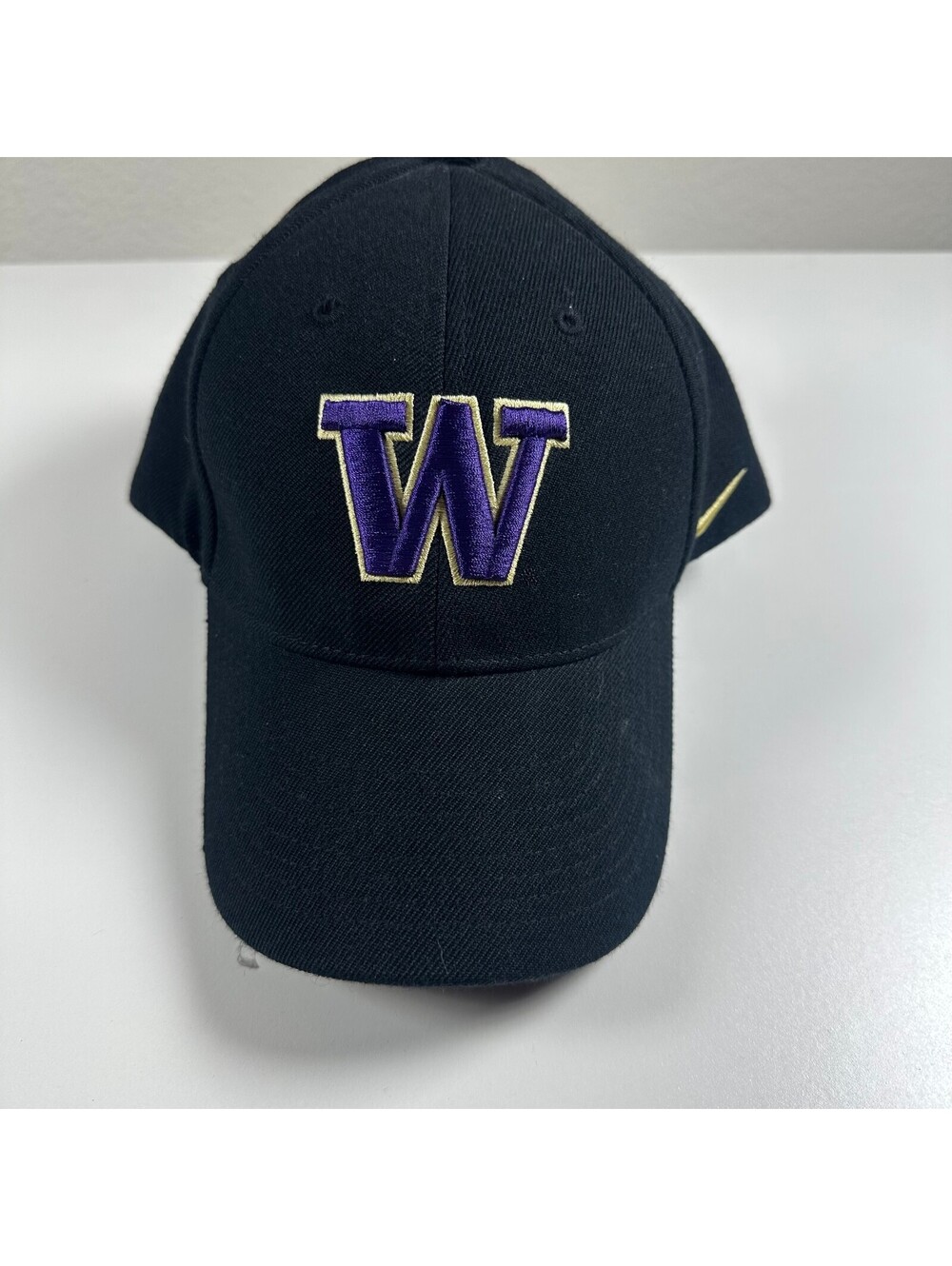 Washington Huskies Nike black hat